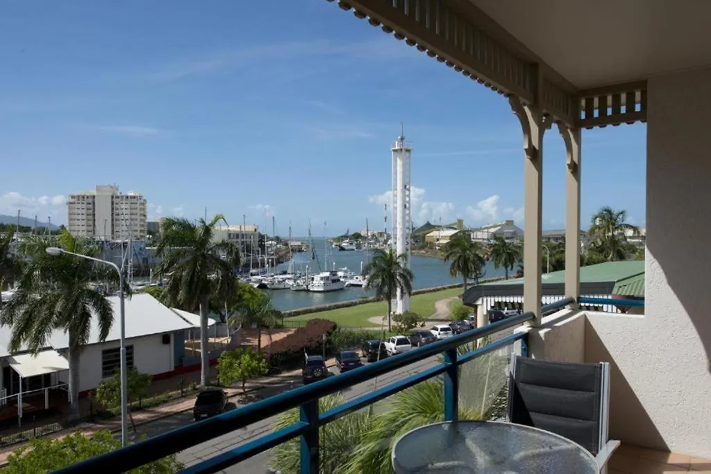 Marina View Apartment - Steps Away From Cbd, Ferry & Stadium Townsville